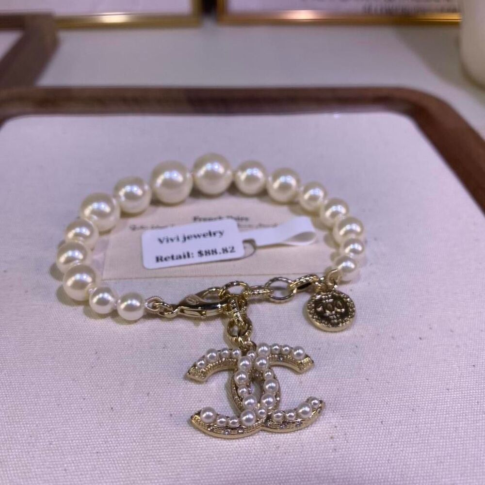 Unbranded Women's Gold and White Jewellery